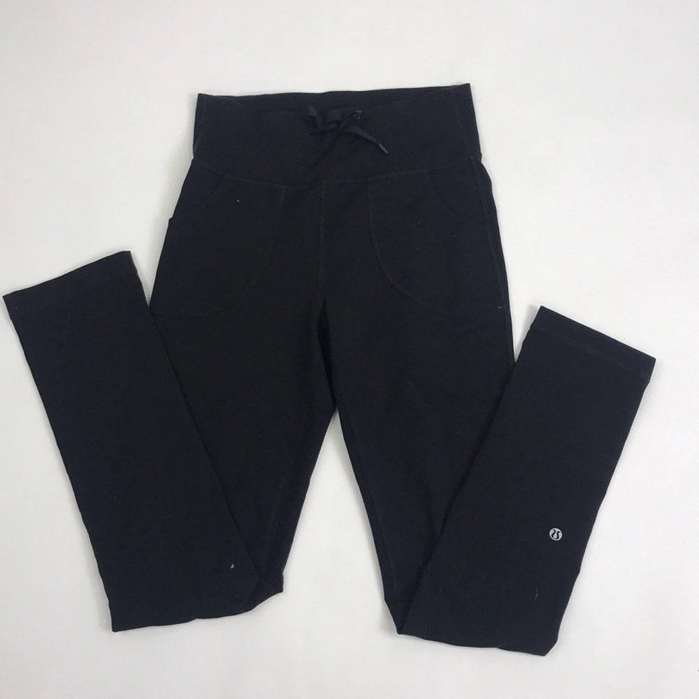 black lululemon yoga pants. size 6 and 8!
